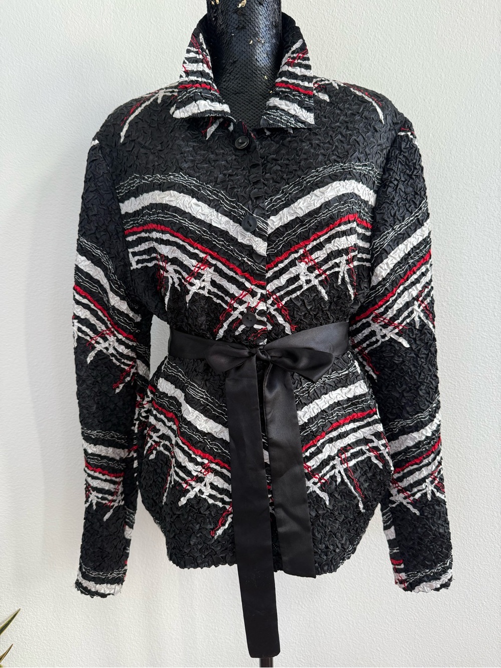 West End Vintage Crinkle Reversible  Jacket with White and Red Stripe Pattern